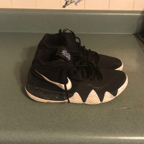 kyrie 4 ankle taker